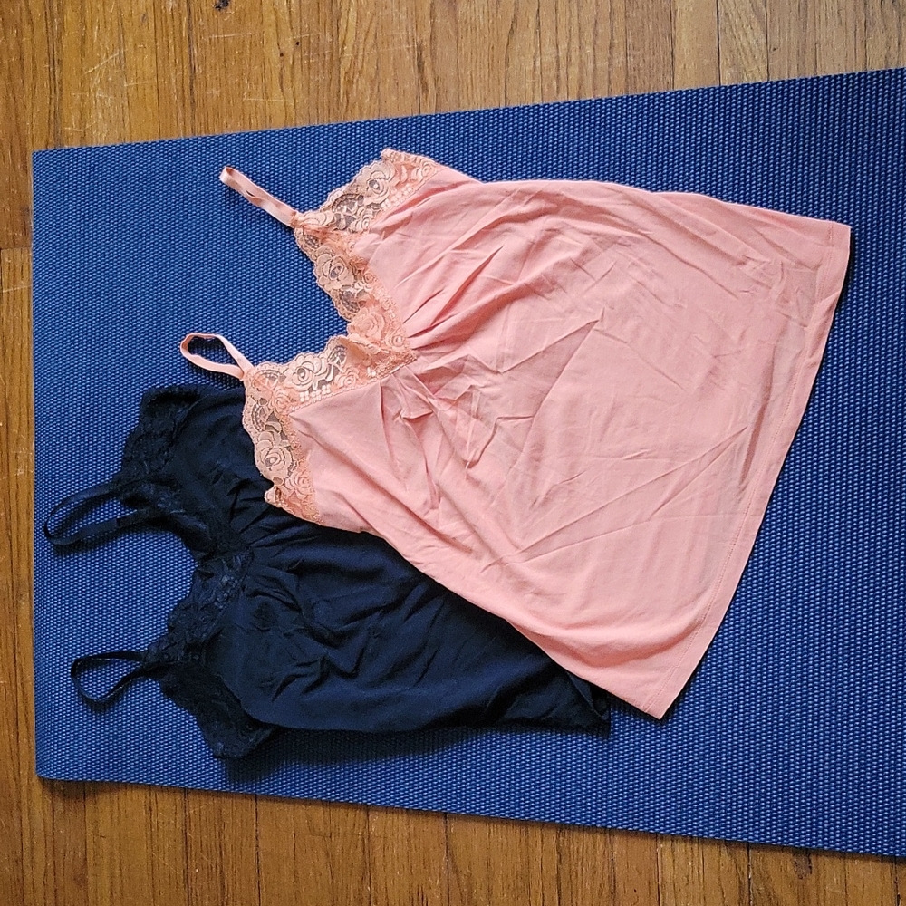 Lot of 2 Old Navy Maternity Camis w/ Lace accent - Size XS - Black and Orange